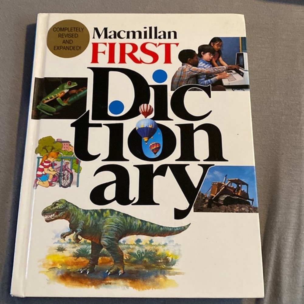 Macmillan First Dictionary‎ Hardcover school book